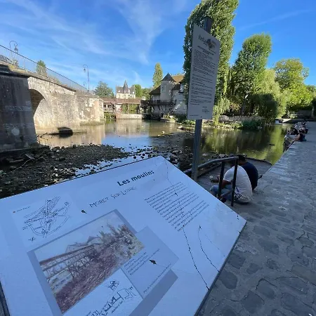Les Pieds Dans L'Eau - Moret Centre Esterno foto