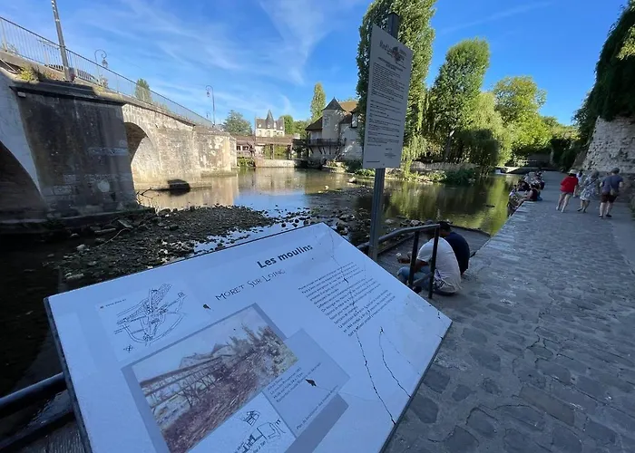 Les Pieds Dans L\'Eau - Moret Centre